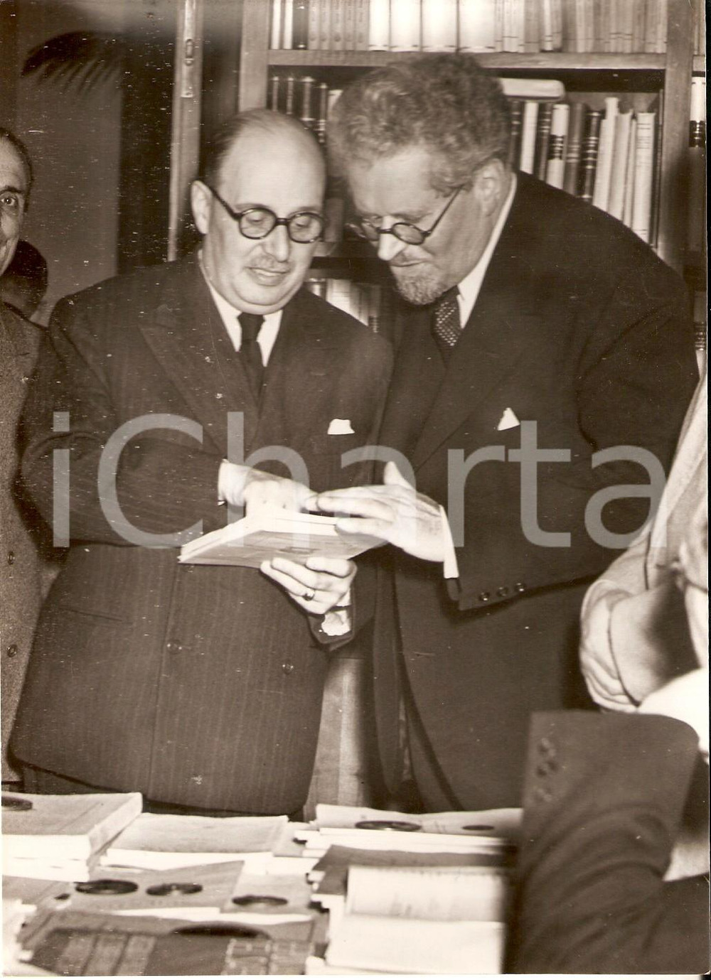 Fotografia d epoca originale 1957 ROMA Sindaco Salvatore REBECCHINI riceve Francesco SEVERI matematico Foto 1