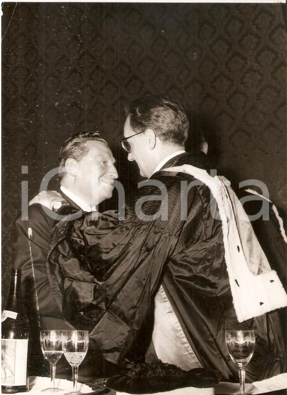 Fotografia d epoca originale 1957 GENOVA Ernesto FASSIO riceve laurea honoris causa in ingegneria Foto 1