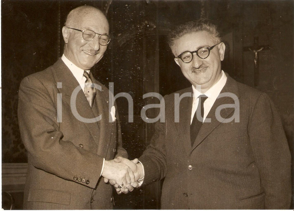 Fotografia d epoca originale 1957 ROMA Giovanni LEONE incontra l ambasciatore USA James David ZELLERBACH Foto 1