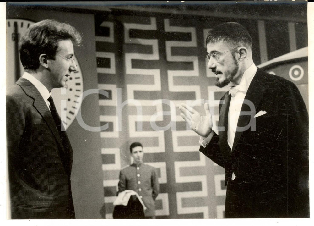 Fotografia d epoca originale 1956 LASCIA O RADDOPPIA Mike BONGIORNO e Gianluigi MARIANINI per i 5 milioni 1