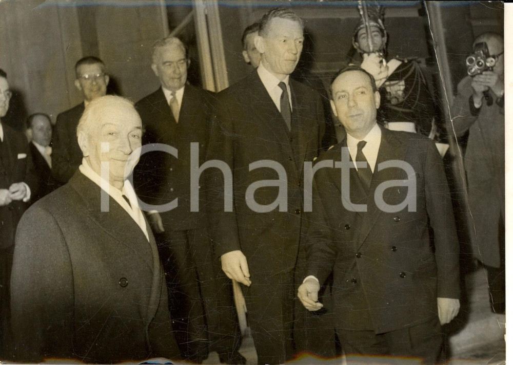 Fotografia d epoca originale 1959 PARIS Michel DEBRE  accoglie il premier italiano Antonio SEGNI DANNEGGIATA 1