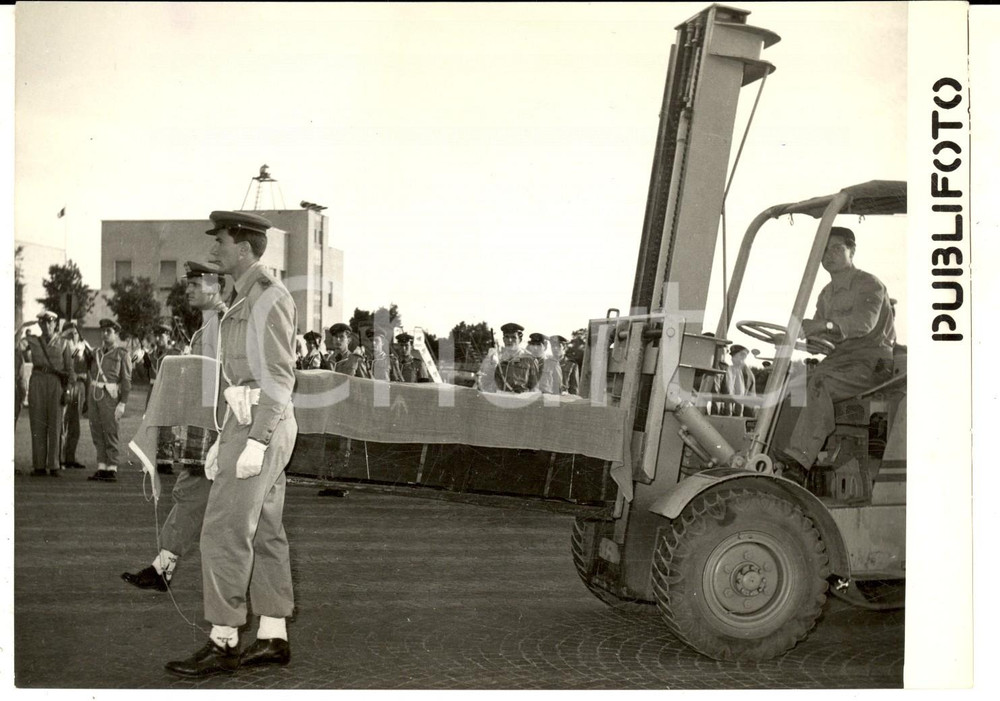 Fotografia d epoca originale 1954 ROMA Arrivo salma Francisco IBANEZ capo spedizione argentina all Himalaya 1