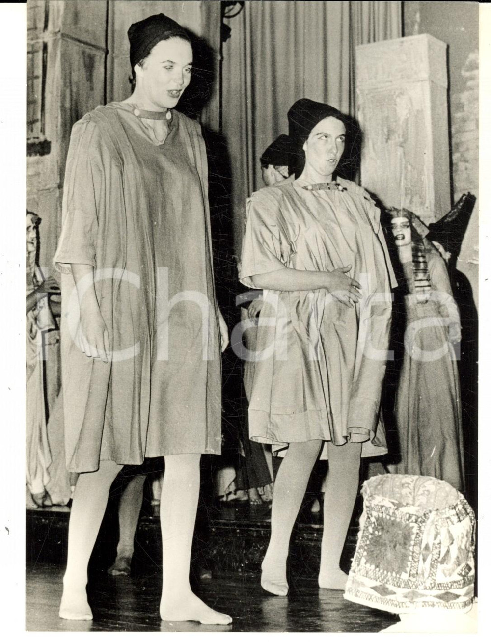 Fotografia d epoca originale 1968 LONDON Principessa Anna d Inghilterra al saggio del suo college Foto 1