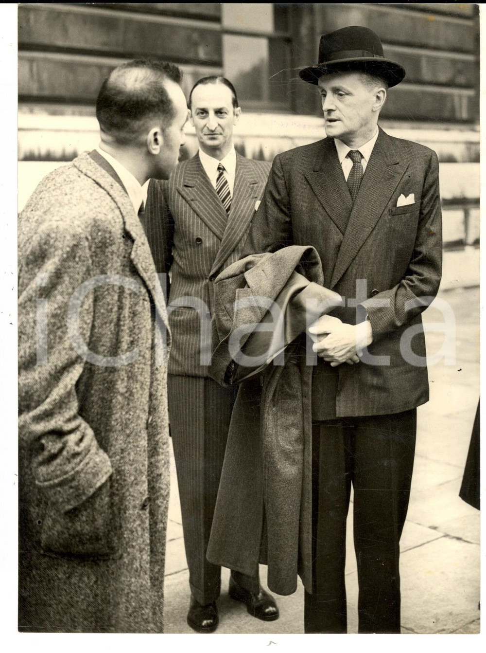 Fotografia d epoca originale 1953 LONDON Manlio BROSIO arrives for talks on the Trieste crisis Photo 15x20 1