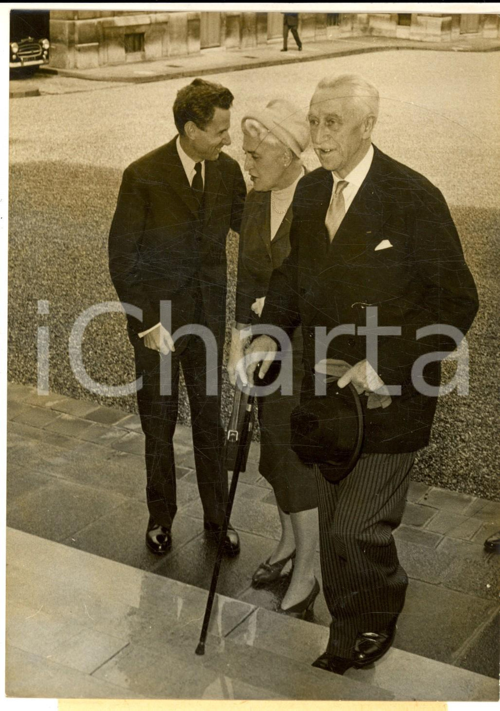 Fotografia d epoca originale 1960 PARIS ELYSEE Arrivo di Georges VANIER e consorte per il pranzo d onore 1