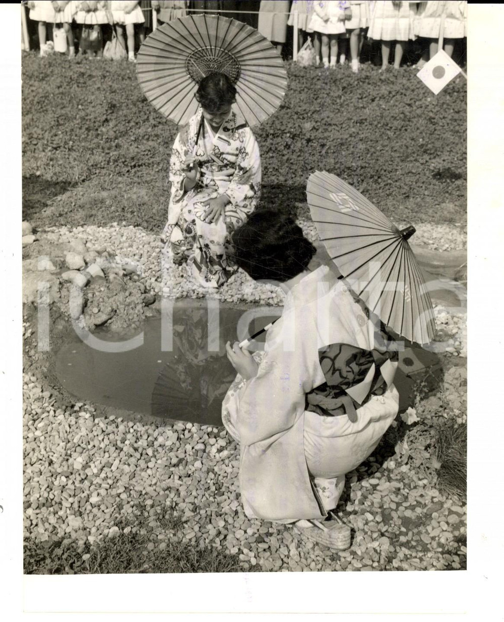 Fotografia d epoca originale 1959 MILANO Pontificio Istituto Missioni Estere  Mostra sul folklore giapponese 1