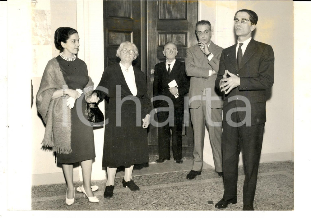 Fotografia d epoca originale 1961 MILANO Inaugurazione mostra postuma Robert CAPA in presenza della madre 1