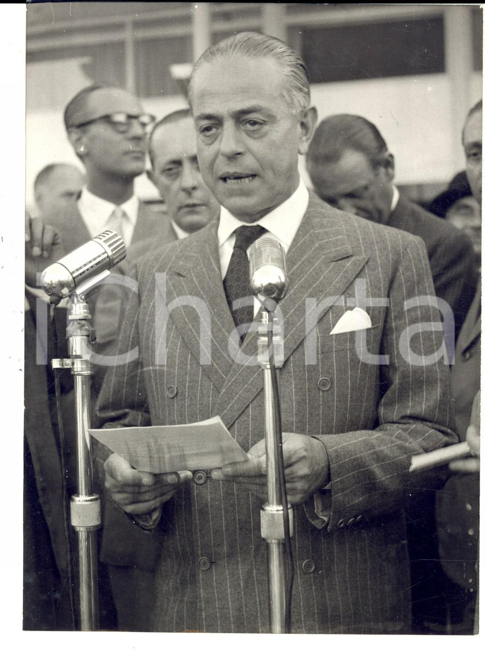 Fotografia d epoca originale 1956 ROMA Gaetano MARTINO prima di partire per la conferenza sulla CRISI DI SUEZ 1