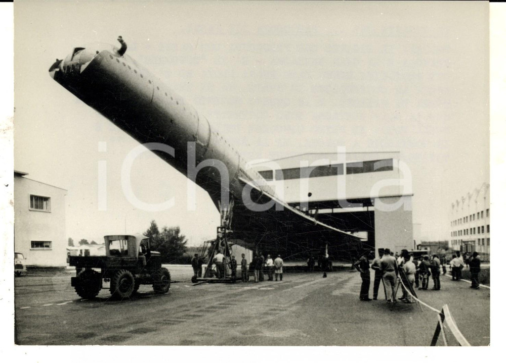 Fotografia d epoca originale 1969 TOULOUSE AVIAZIONE Montaggio del primo aereo CONCORDE Foto 18x13 cm 1
