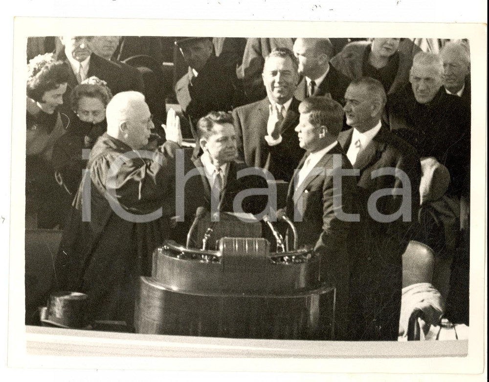 1961 WASHINGTON John KENNEDY is sworn-in as 35th President of USA *Photo 21x16