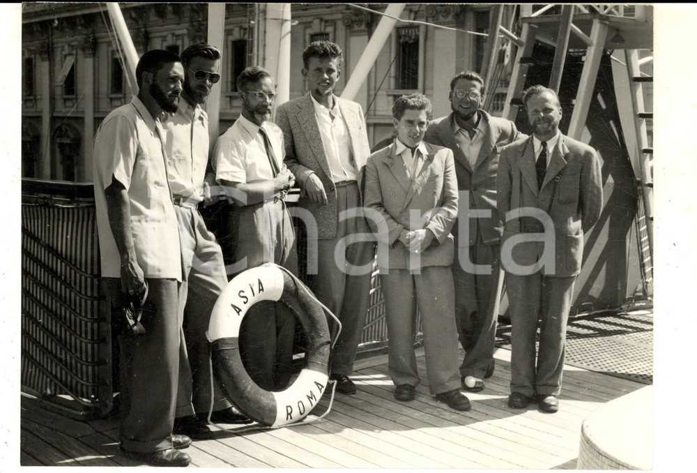Fotografia d epoca originale 1954 GENOVA Gli scalatori austriaci di Herbert TICHY reduci dall Himalaya Foto 1