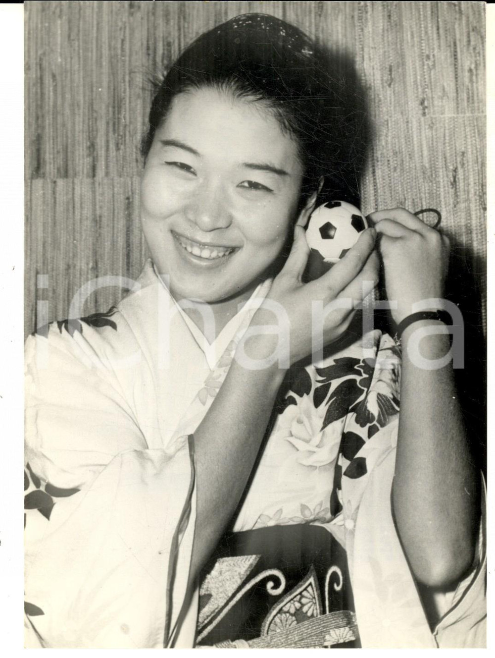 Fotografia d epoca originale 1970 JAPAN EXPO  70 La radiolina a transistor detta portiere Foto 13x18 cm 1