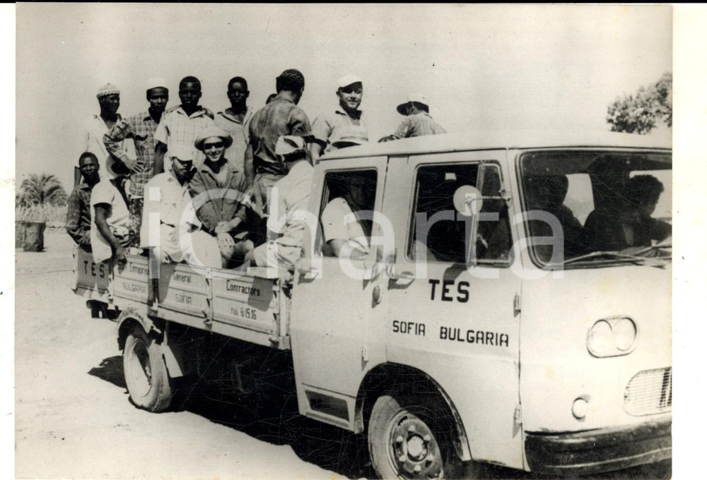 Fotografia d epoca originale 1970 LIBIA Operai ditta bulgara TECHNOEXPORTSTROI incaricati di lavori a SEBHA 1