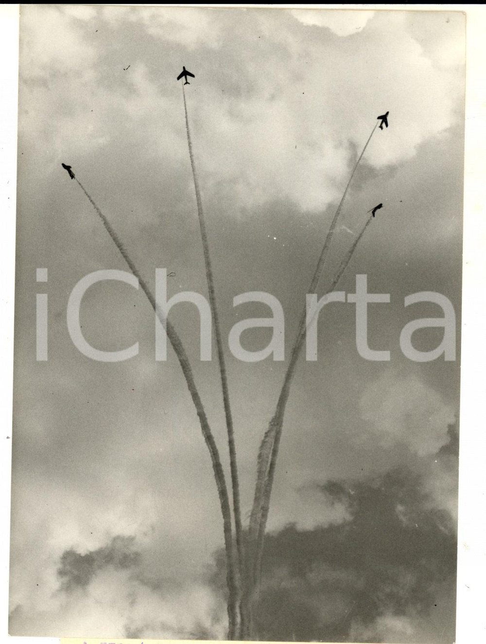 Fotografia d epoca originale 1957 LE BOURGET FRANCE Festival de l Air  Une escadrille de SABRE Photo 1