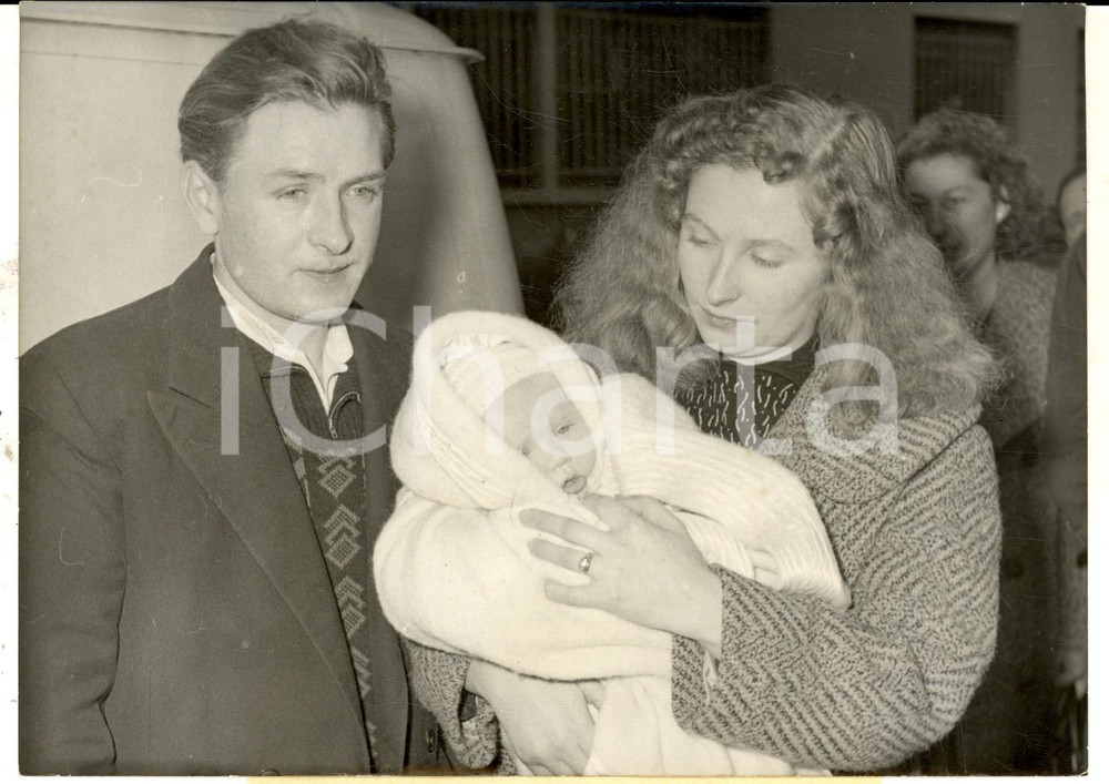1960 PARIS Famille BERY retrouve son bébé de trois mois kidnappé *Photo 18x13