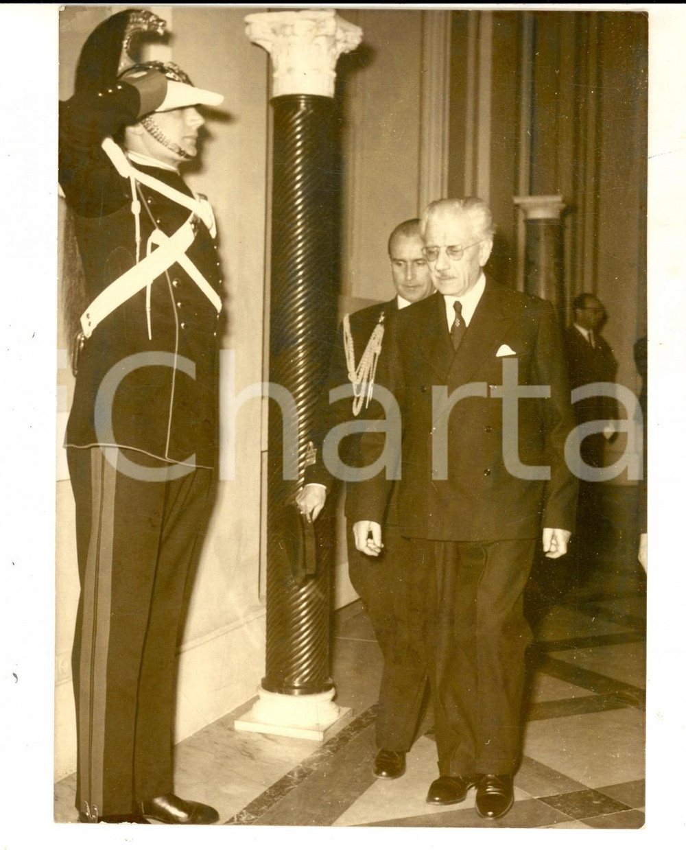Fotografia d epoca originale 1960 ROMA Ferruccio PARRI durante le consultazioni al Quirinale Foto 13x18 cm 1