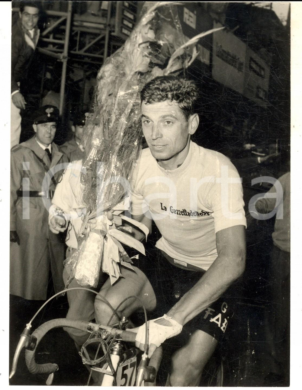 Fotografia d epoca originale 1959 CICLISMO GIRO D ITALIA Rik VAN LOOY maglia rosa alla 1 tappa Foto 13x18 1