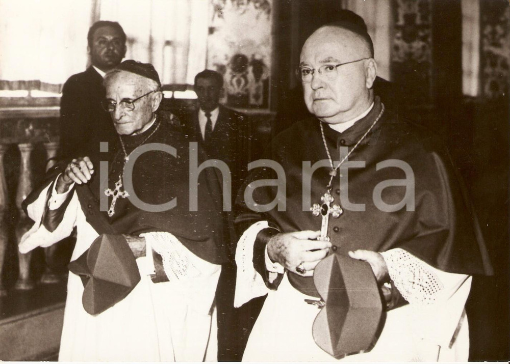 Fotografia d epoca originale 1959 ROMA  VATICANO Card. Francis SPELLMAN rende omaggio a salma PIO XII Foto 1