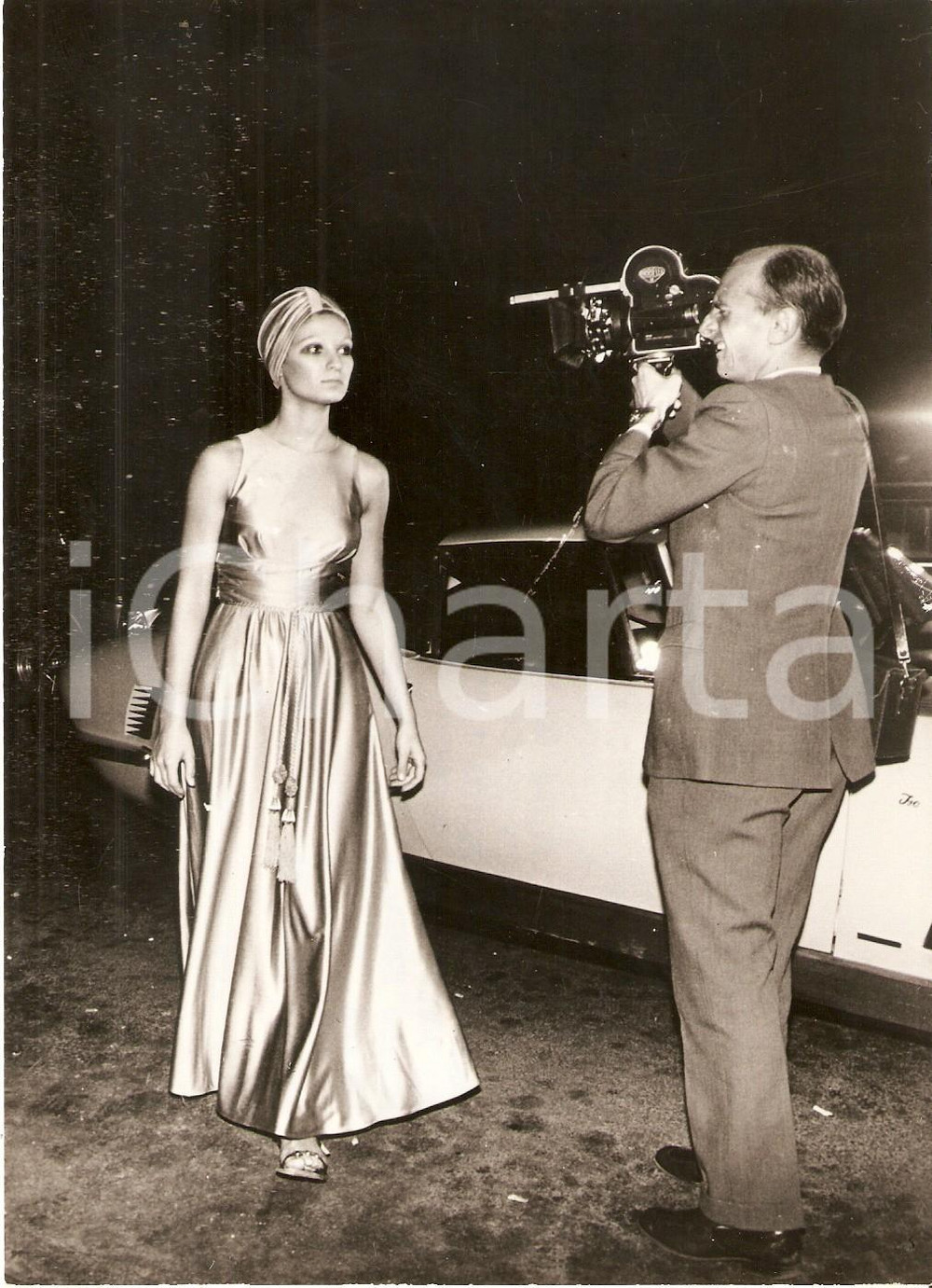 Fotografia d epoca originale 1969 MODA Sfilata con abiti di Simon MASSEY alla prima del film ISADORA DUNCAN 1