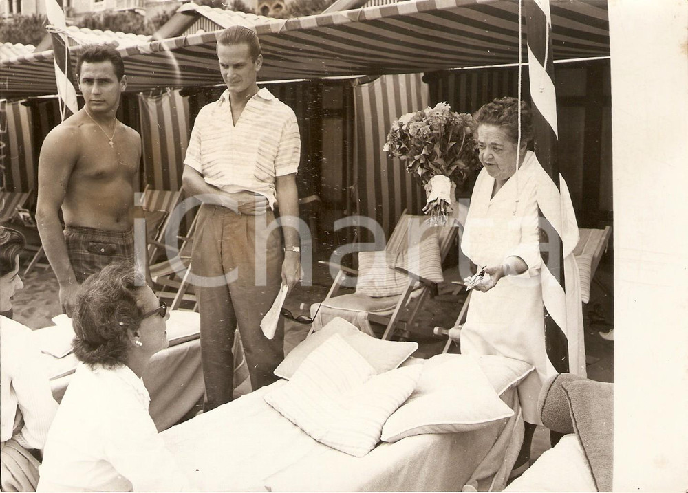 Fotografia d epoca originale 1958 LIDO DI VENEZIA Elsa MAXWELL Contessa Marina CICOGNA Philip VAN RENSSELAER 1