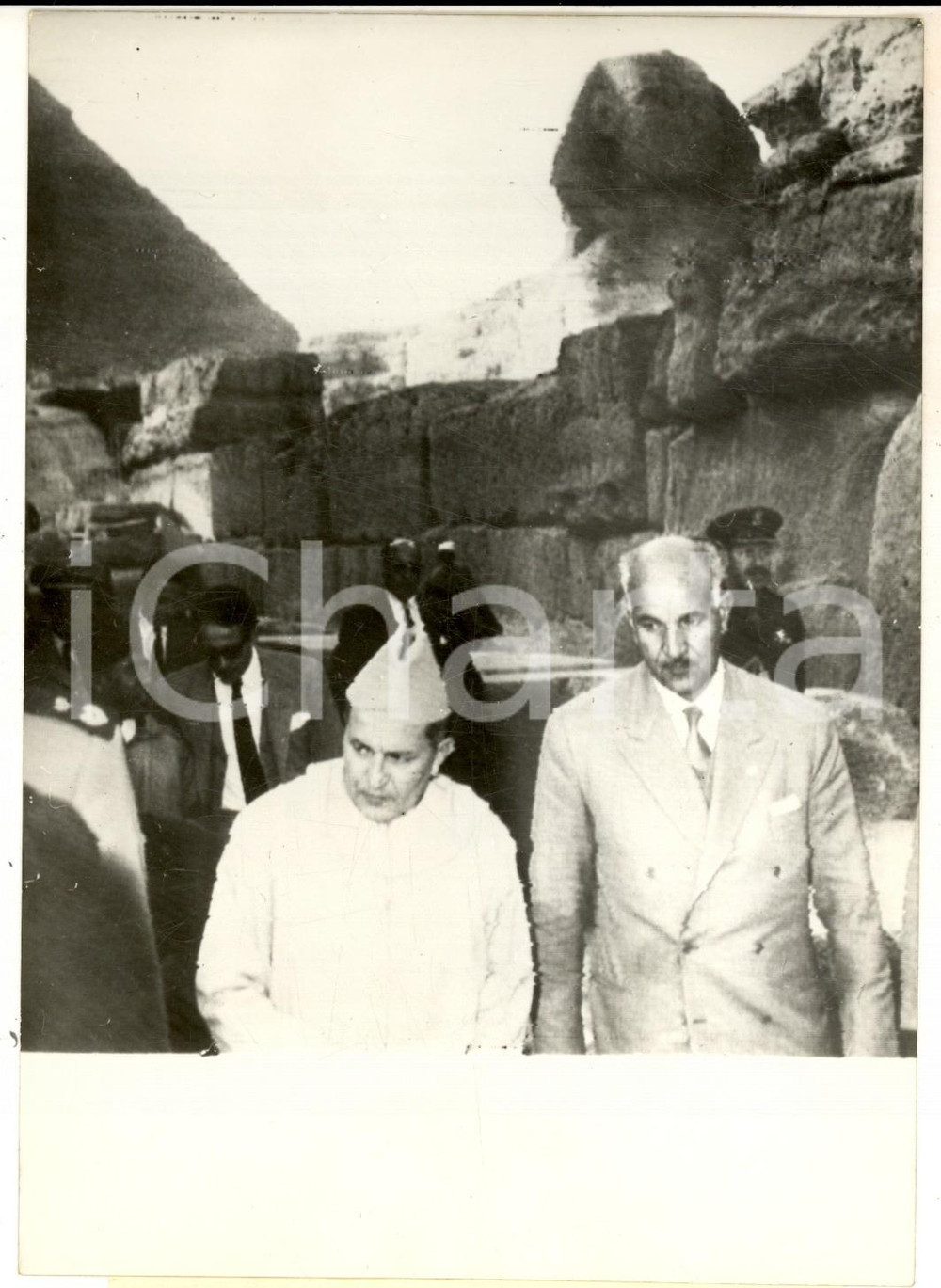 Fotografia d epoca originale 1960 EGITTO Re Mohammed V del Marocco visita le piramidi con Nour Eddin TARRAF 1