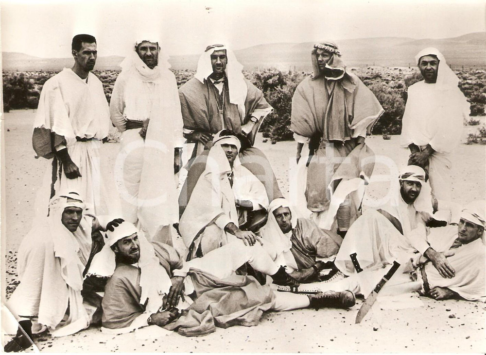 Fotografia d epoca originale 1963 NASA Neil ARMSTRONG in the desert to get used to high temperatures Foto 1