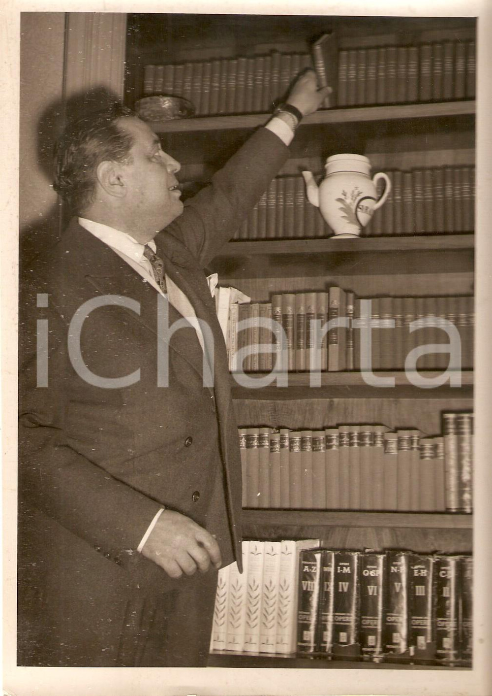 Fotografia d epoca originale 1956 LASCIA O RADDOPPIA Dottor PREZIOSO nella sua casa di TORINO Foto 13x18 cm 1