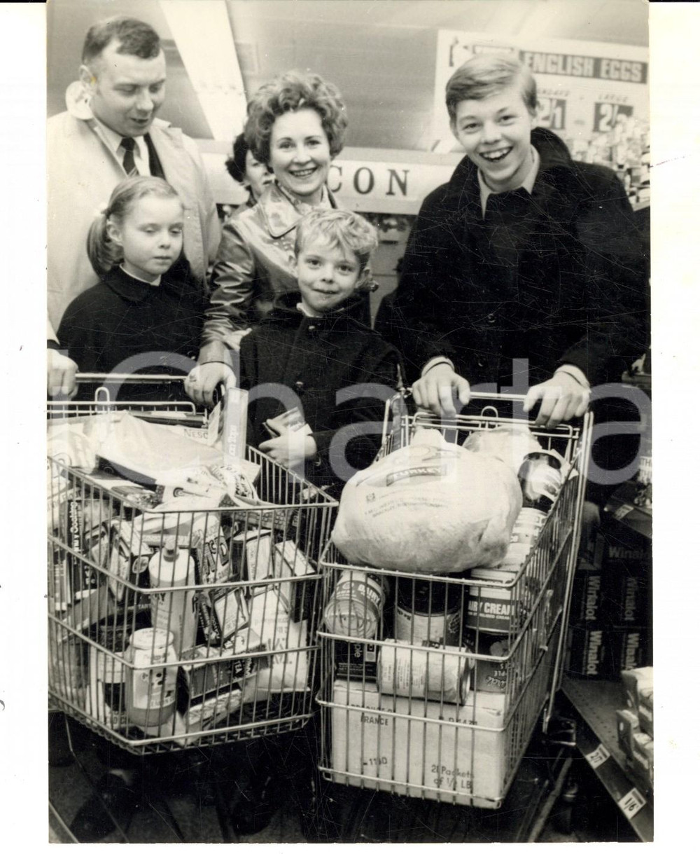 Fotografia d epoca originale 1970 FOLKSTONE KENT Spesa economica di Maria Louisa VAN BEVERSCHEPENS Foto 1