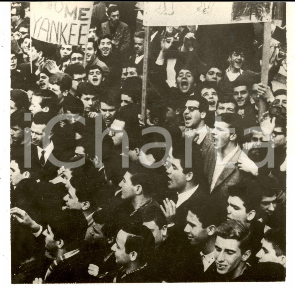 Fotografia d epoca originale 1965 ca USA Studenti manifestano pro rimpatrio soldati americani Foto 15x15 1