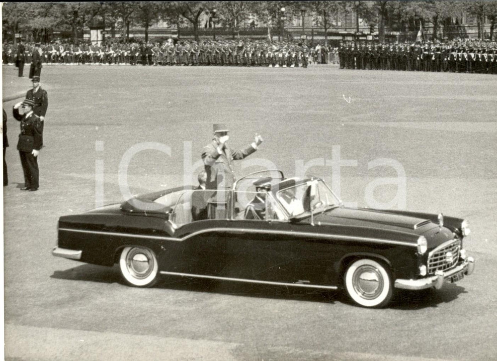 Fotografia d epoca originale 1959 PARIS Charles DE GAULLE aux célébrations Anniversaire de la Victorie Photo 1
