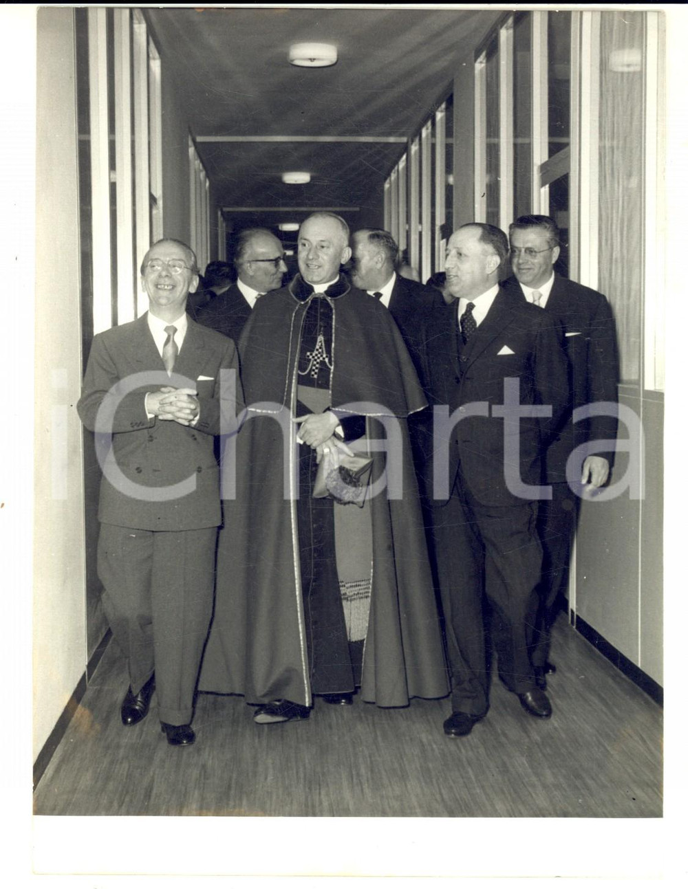 Fotografia d epoca originale 1950 ca MILANO Inaugurazione sede COFA BAYER con mons. Sergio PIGNEDOLI Foto 1