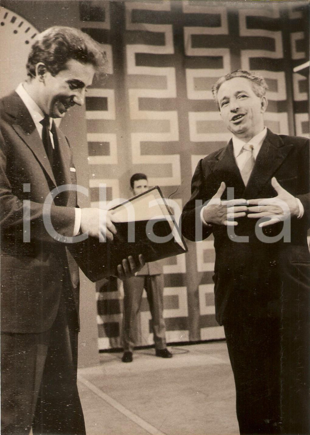 Fotografia d epoca originale 1956 LASCIA O RADDOPPIA Alfredo D AMBROSIO vince i 5 milioni Foto 13x18 cm 1