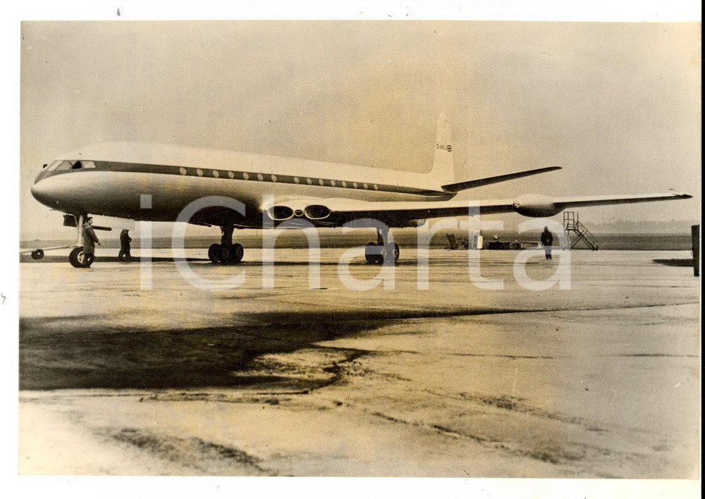 Fotografia d epoca originale 1954 HATFIELD UK First glimpse of the COMET III emerged from the hangar Photo 1