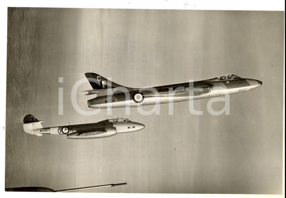 Fotografia d epoca originale 1955 BRITISH ROYAL AIR FORCE The new MK IV Hawker HUNTER Photo 20x14 cm 1