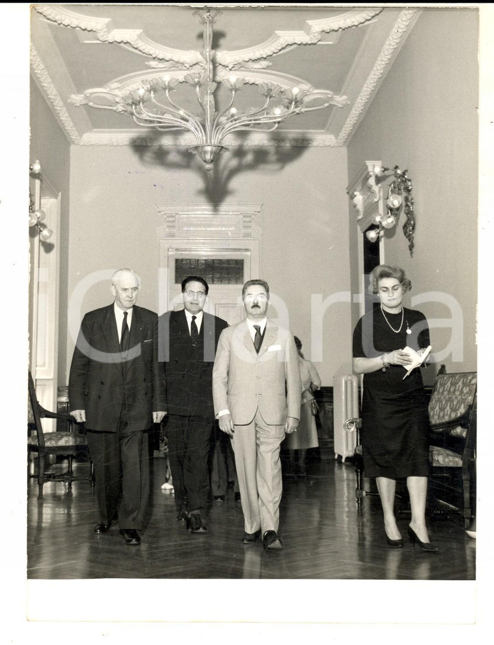 Fotografia d epoca originale 1959 MILANO Garry DAVIS e Lord Clement ATTLEE  al centro studi CECA Foto 13x18 1