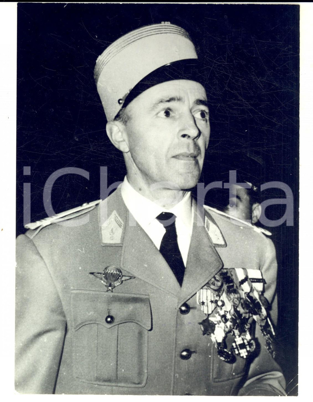 Fotografia d epoca originale 1963 MADRID Ex colonnello Jean GARDES in partenza per l Argentina Foto 1