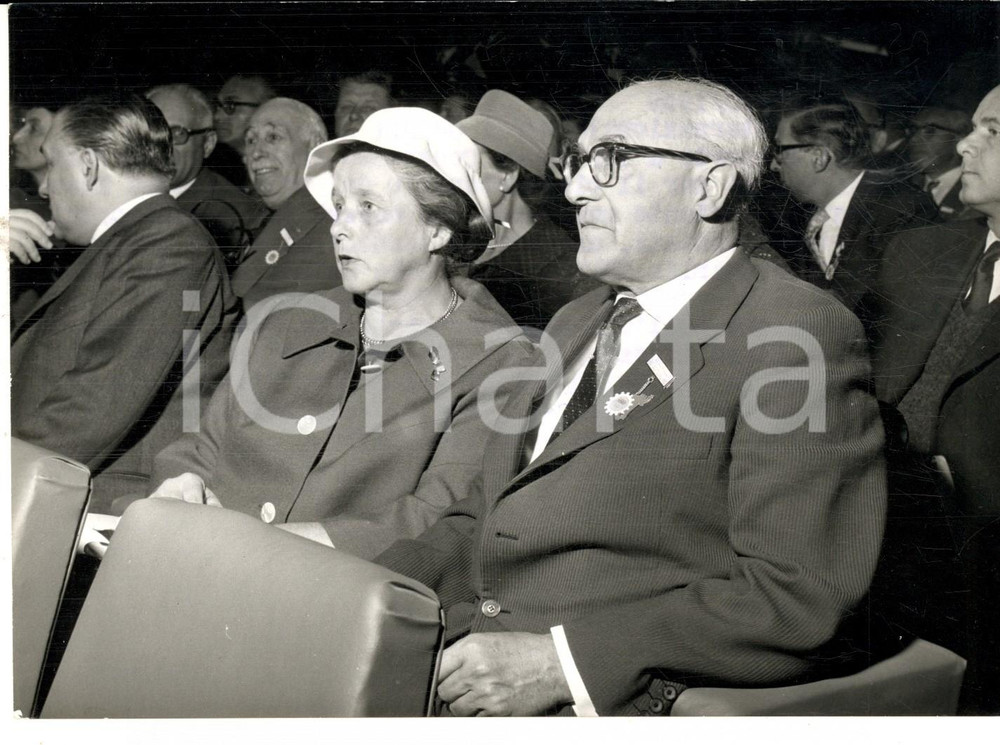 Fotografia d epoca originale 1959 TORINO Georg SCHNADEL al convegno FIAT Grandi Motori Foto 18x13 cm 1