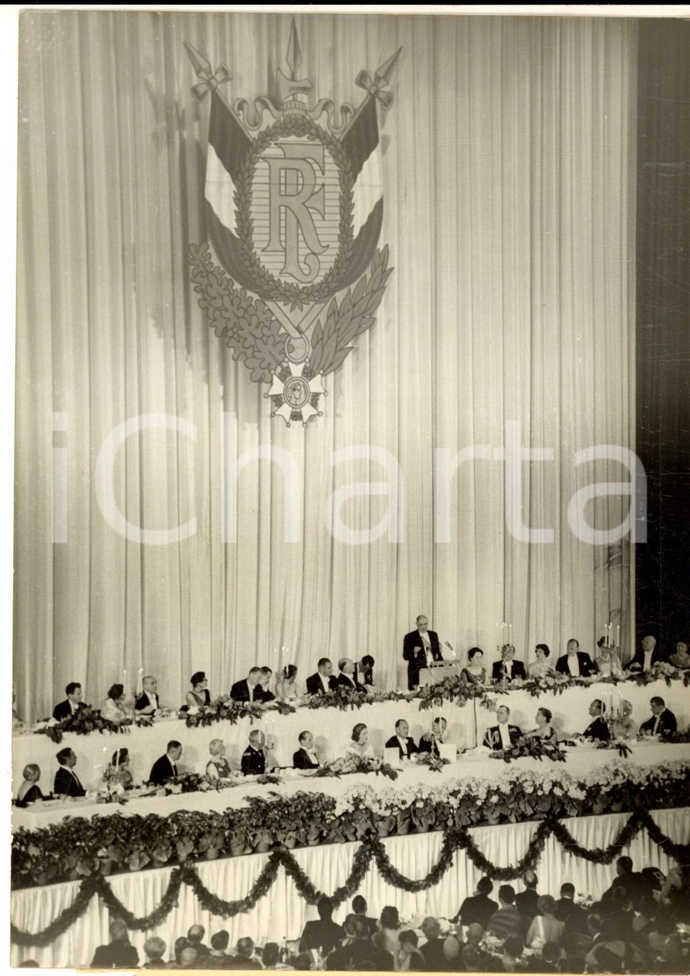 Fotografia d epoca originale 1960 SAN FRANCISCO Charles DE GAULLE al CIVIC AUDITORIUM durante la cena di gala 1