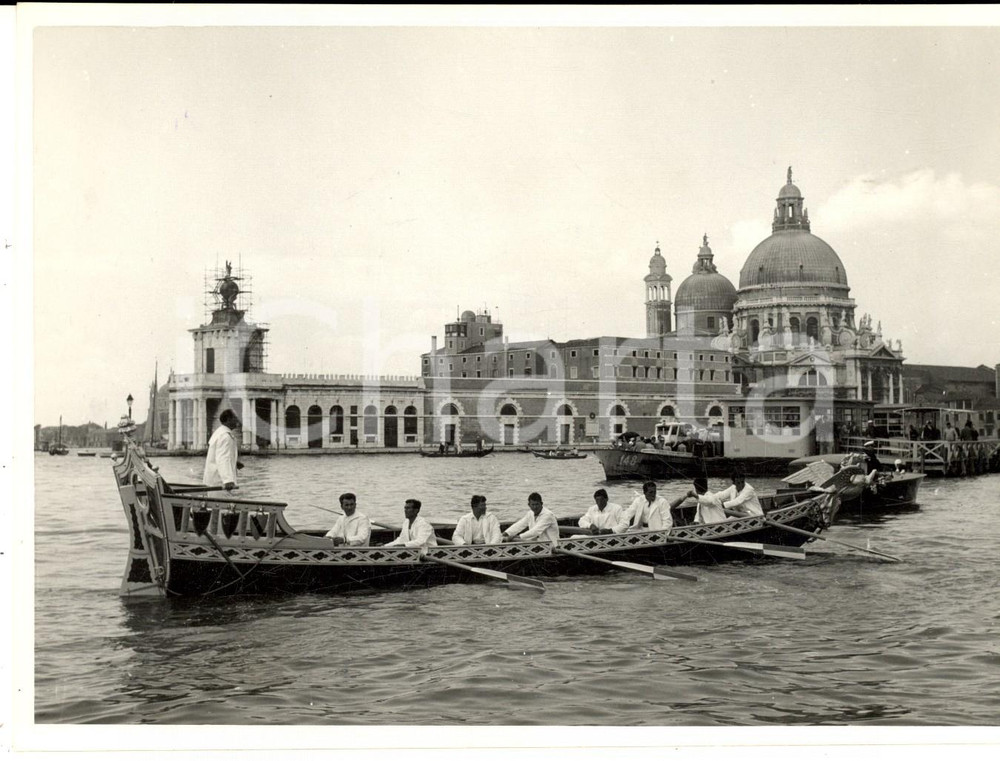 Fotografia d epoca originale 1956 VENEZIA Varo imbarcazioni per regata delle REPUBBLICHE MARINARE Foto 18x13 1