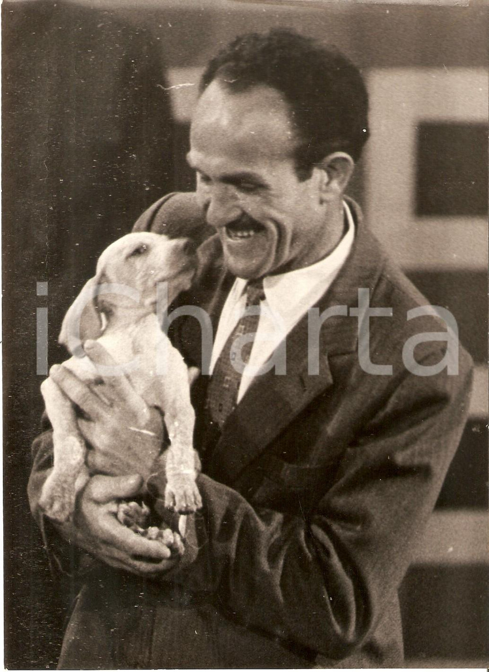 Fotografia d epoca originale 1956 LASCIA O RADDOPPIA Franco BETTI con il suo cagnolino Foto 13x18 cm 1