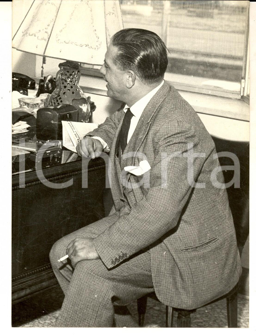 Fotografia d epoca originale 1959 NAPOLI Processo a Pupetta MARESCA  L avvocato FOSCHINI in attesa Foto 1
