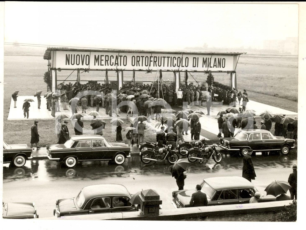 Fotografia d epoca originale 1960 MILANO Posa prima pietra Nuovo Mercato Ortofrutticolo con Giovanni GRONCHI 1