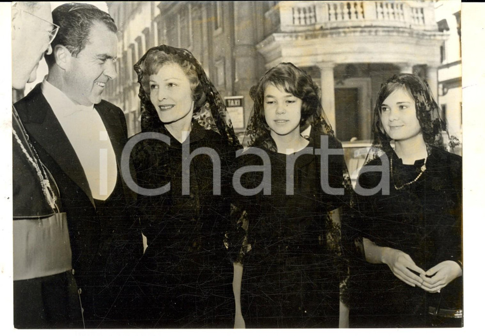 Fotografia d epoca originale 1963 ROMA Richard NIXON con la famiglia si prepara all udienza papale Foto 1