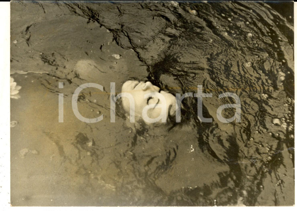 Fotografia d epoca originale 1961 CINEMA Dany SAVAL si annega in Pleins feu sur l assassin Foto 18x13 cm 1