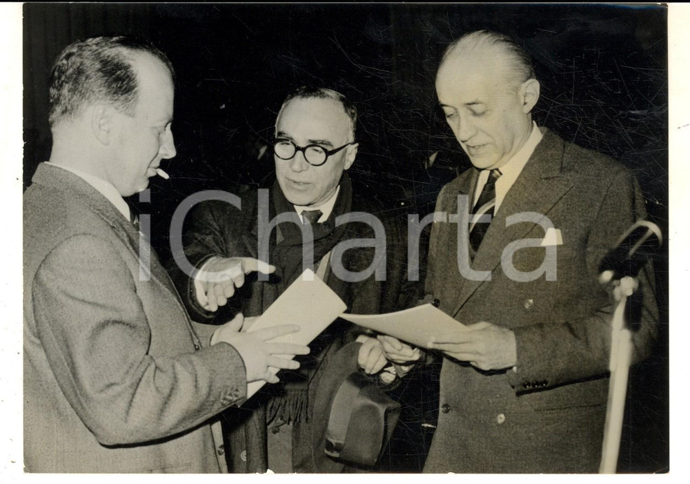 Fotografia d epoca originale 1965 FIRENZE Problemi in giunta  Giorgio LA PIRA tra i liberali Foto 18x13 1