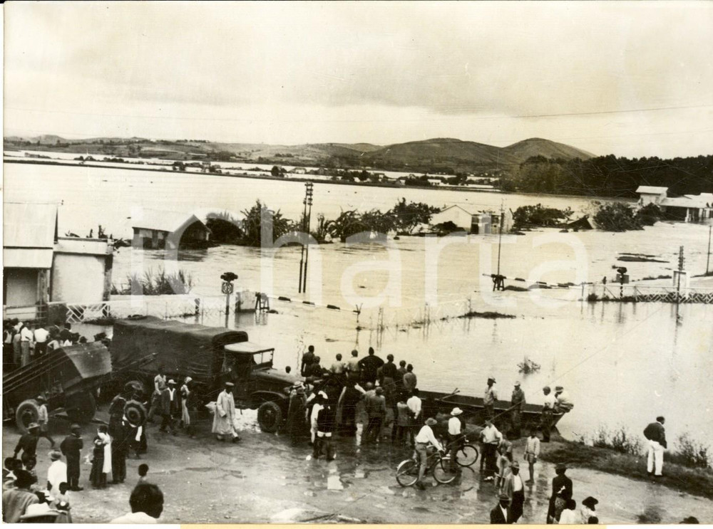 Fotografia d epoca originale 1959 ALLUVIONE DEL MADAGASCAR Il paese SOANIERANA invaso dalle acque Foto 18x13 1