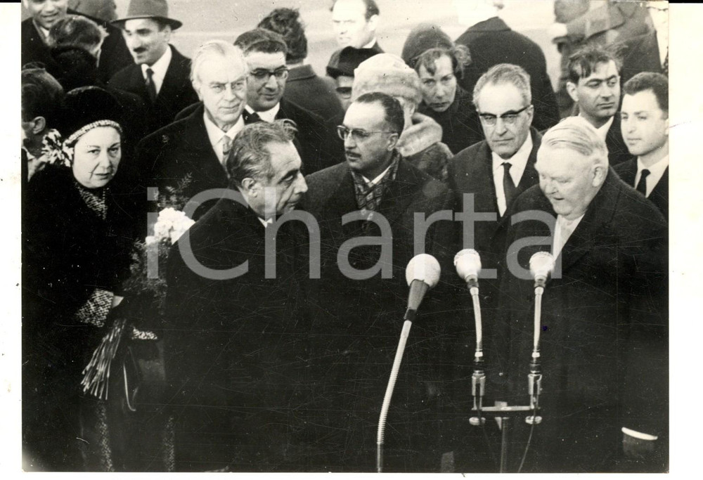 Fotografia d epoca originale 1962 BERLINO Ludwig ERHARD accoglie il premier iraniano Ali AMINI Foto 1