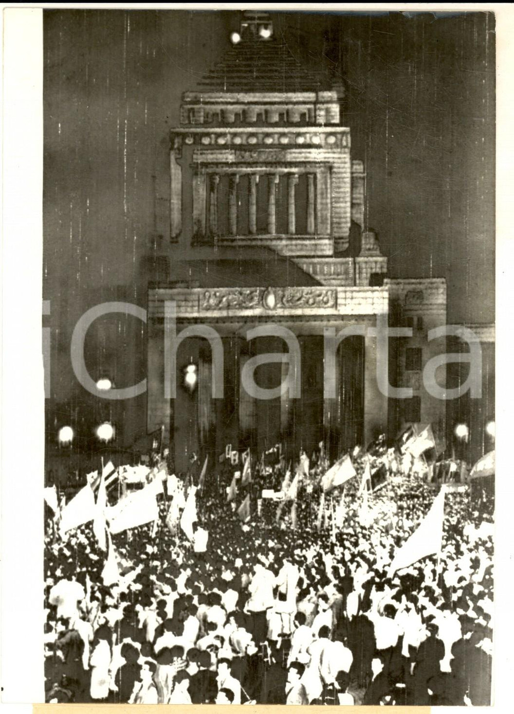 Fotografia d epoca originale 1959 TOKYO JAPAN Studenti manifestano davanti al Parlamento Foto 13x18 cm 1