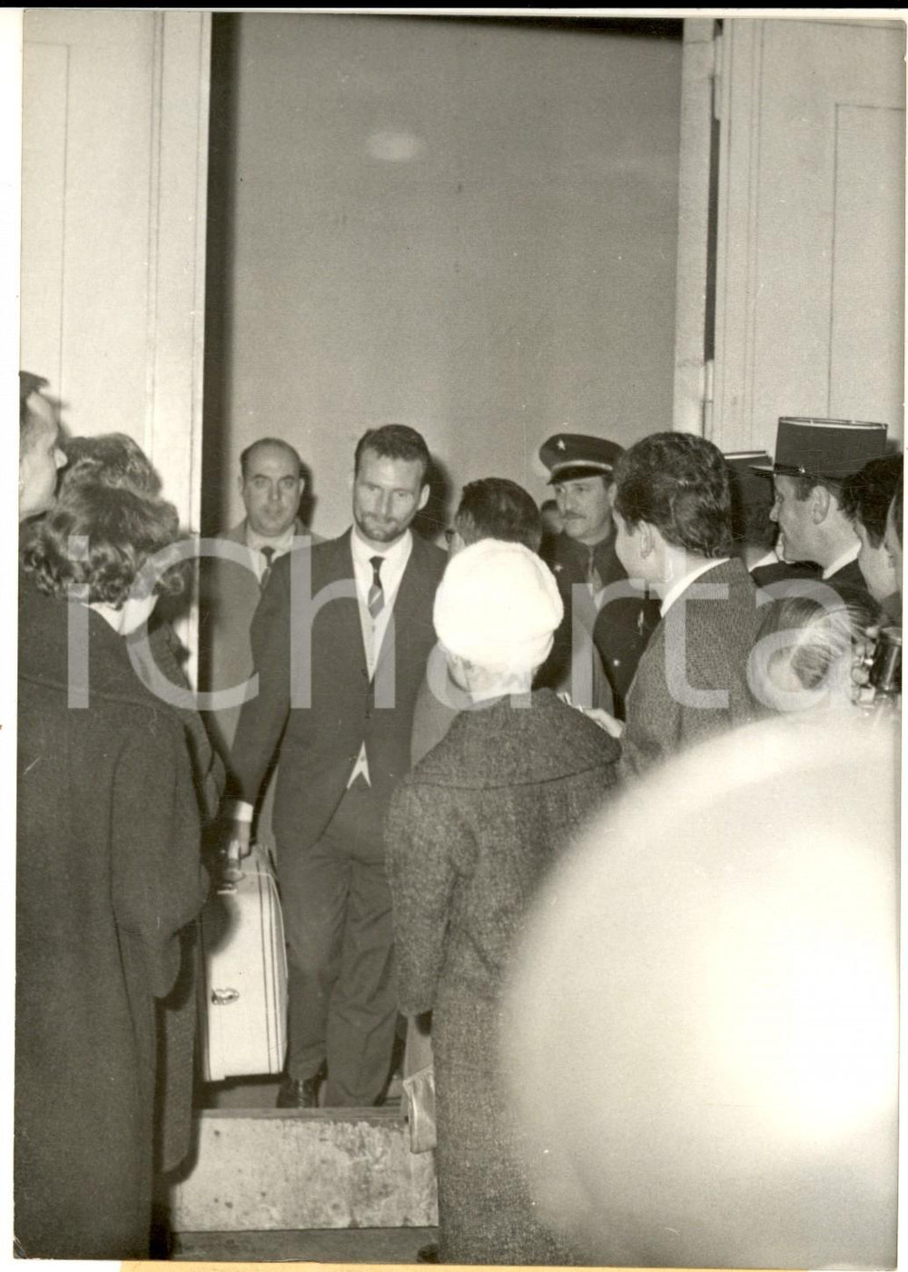 1960 PARIS Procès COMPLOT D'ALGER Pierre LAGAILLARDE sort de prison *Photo