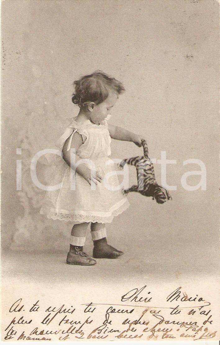 Cartolina originale da collezione 1902 BAMBINI Bimba tira la coda a gatto di peluche Cartolina FP VG 1